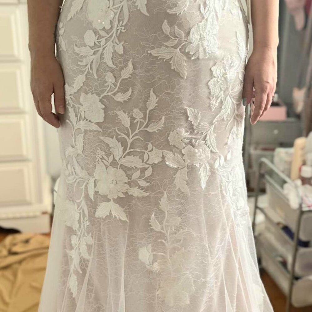 Melissa Sweet 3D Beaded Floral Wedding Dress - Picture 2 of 12